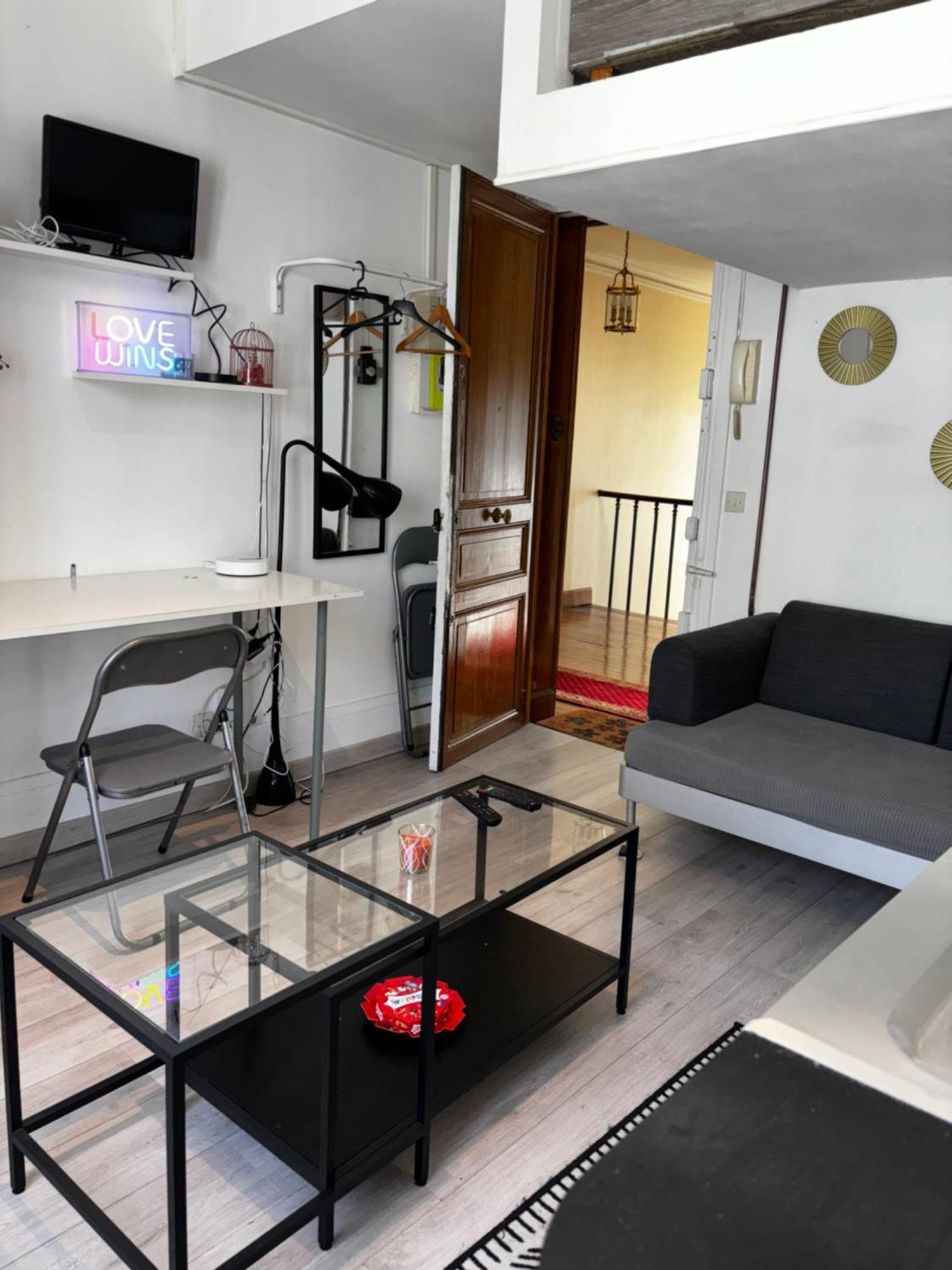 Pretty Montmartre Apartment Paris Exterior photo